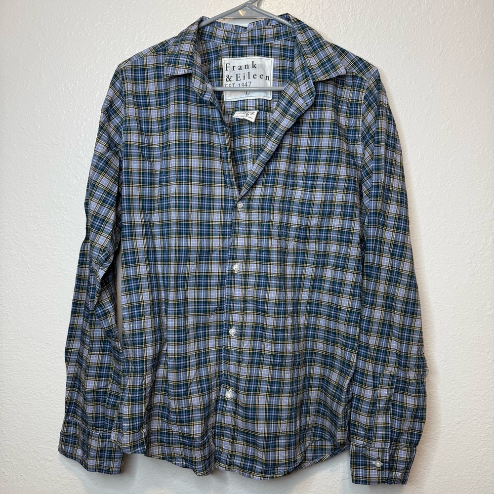 Frank & Eileen Barry Blue Plaid Button Down Size Large
